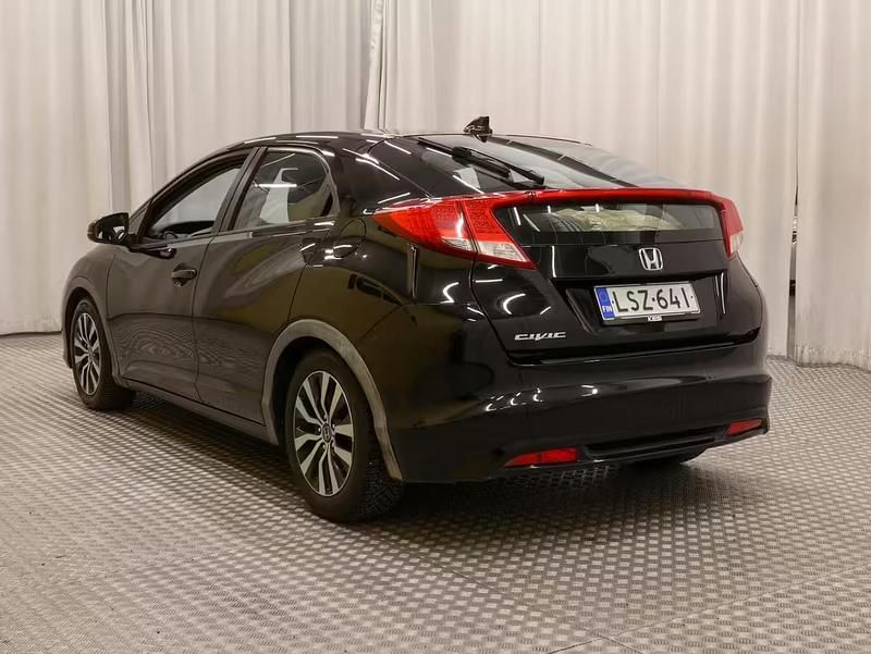 Käytetty Honda Civic Hybrid 250 HP (183 kW) 2013 R565m Viistoperä