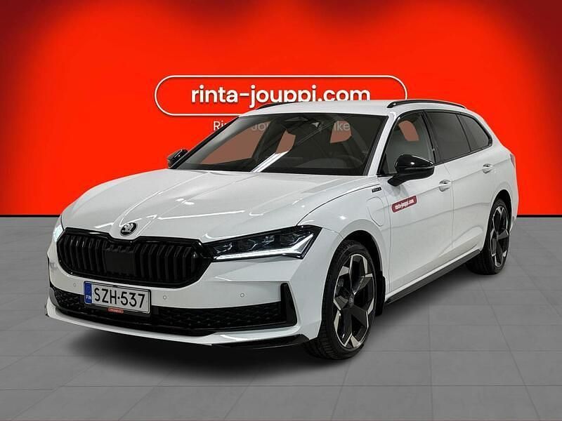 Valkoinen Käytetty 2025 Skoda Superb SportLine Farmari | 45 990 € - Kuva 1/3