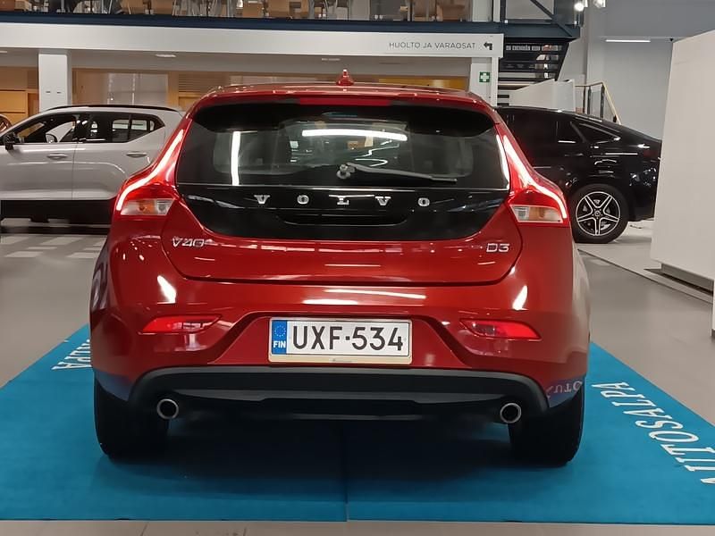 Käytetty Volvo V40 Kinetic 150 HP (110 kW) 2013 Viistoperä