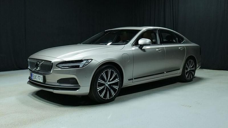 Ruskea Käytetty 2023 Volvo S90 Performance Sedan | 44 900 € (Kallis) - Kuva 1/3