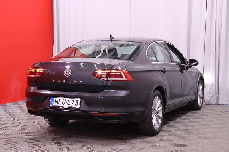 Käytetty VW Passat Style 150 HP (110 kW) 2020 Sedan