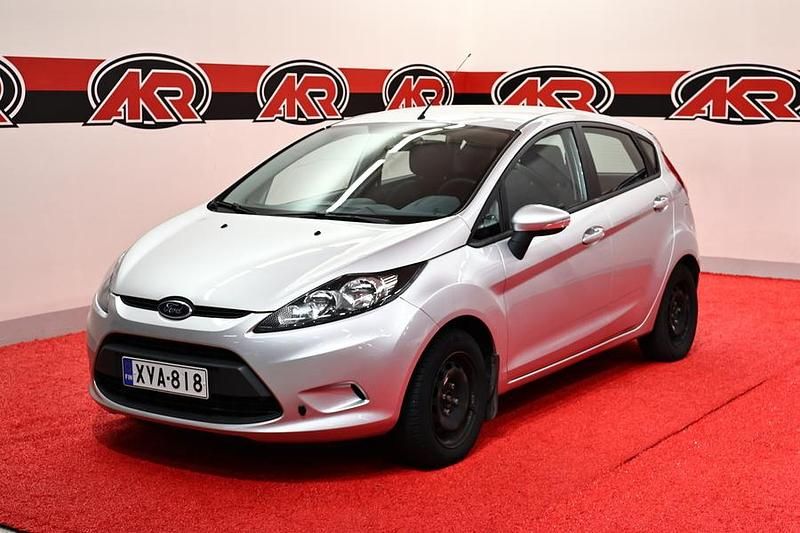 Harmaa Käytetty 2010 Ford Fiesta Trend Viistoperä | 3 900 € (Hyvä tarjous) - Kuva 1/4