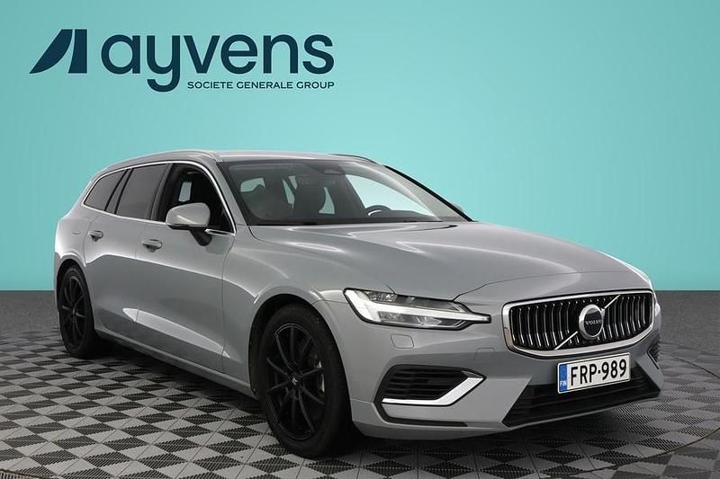 Käytetty Volvo V60 Core 350 HP (257 kW) 2024 Harmaa Farmari