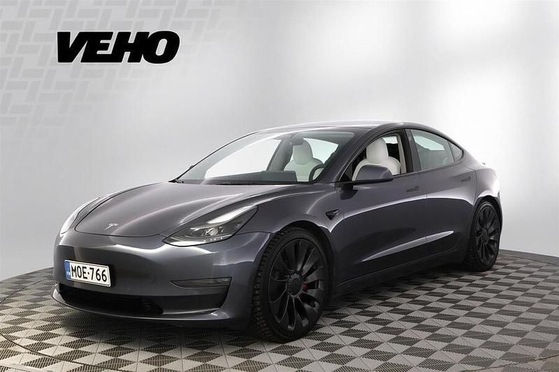 Harmaa Käytetty 2021 Tesla Model 3 Performance Sedan | 28 400 € (Perustarjous) - Kuva 1/4