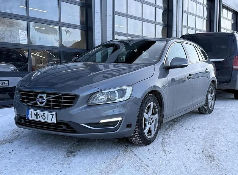Käytetty Volvo V60 Business Edition 150 HP (110 kW) 2016 Farmari