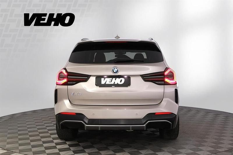 Käytetty BMW iX3 Shadowline 210 kW (286 HP) 2022 Hopea Katumaasturi