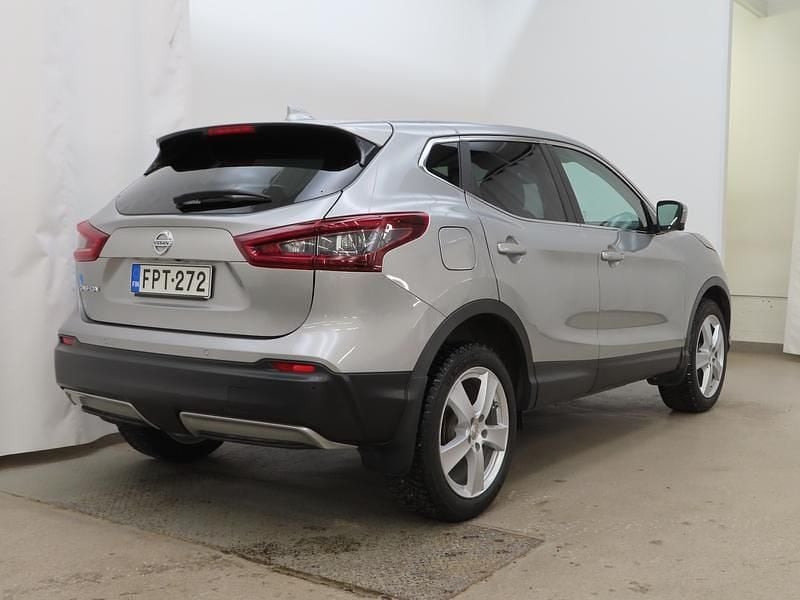 Käytetty Nissan Qashqai N-Connecta 159 HP (116 kW) 2020 Hopea Katumaasturi