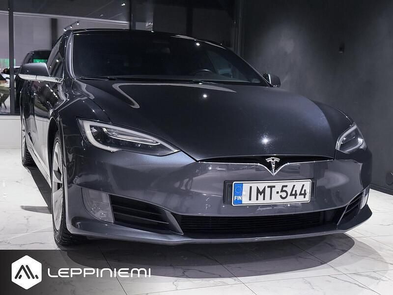 Käytetty Tesla Model S 235 kW (320 HP) 2017 Viistoperä