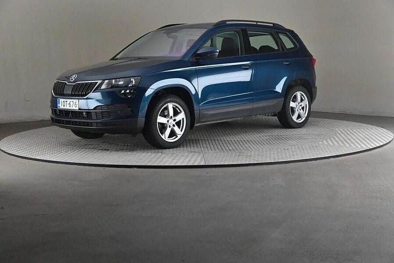 Käytetty Skoda Karoq Clever 150 HP (110 kW) 2021 Katumaasturi