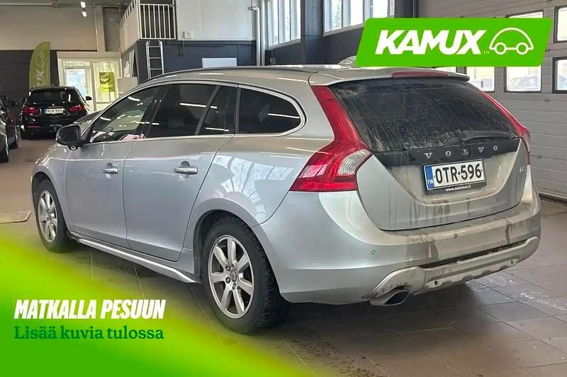 Käytetty Volvo V60 Momentum 136 HP (100 kW) 2013 Hopea / harmaa Farmari