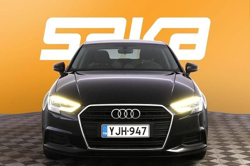 Käytetty Audi A3 Business 110 HP (80 kW) 2017 Sedan