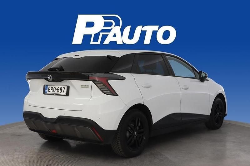 Käytetty MG MG4 EV 125 kW (170 HP) 2023 Valkoinen Viistoperä