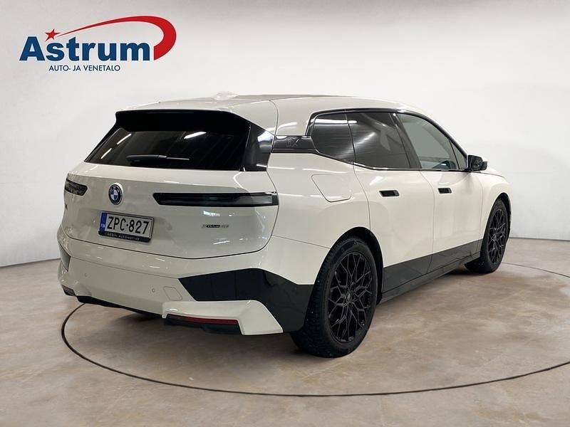 Käytetty BMW iX Sport Line 239 kW (326 HP) 2022 Valkoinen Katumaasturi