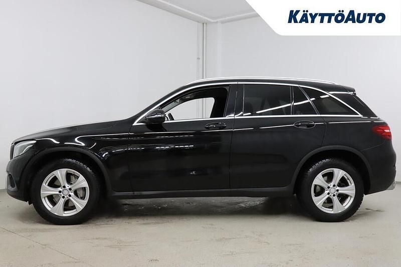 Käytetty Mercedes GLC250 Business 204 HP (150 kW) 2016 Musta Katumaasturi