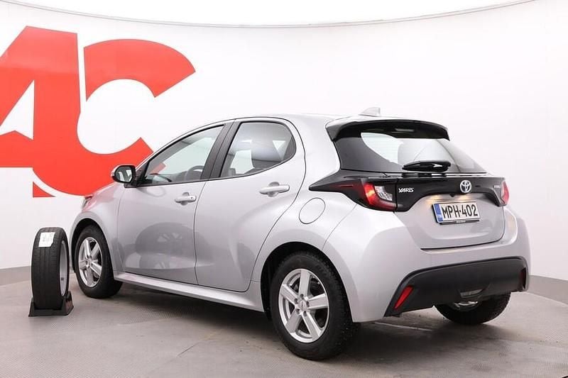 Käytetty Toyota Yaris Hybrid Active 116 HP (85 kW) 2023 Viistoperä