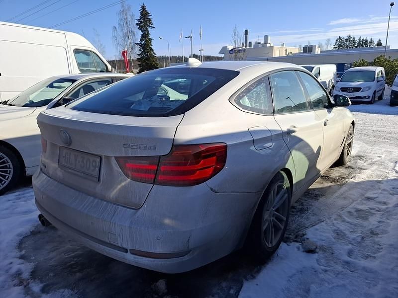 Käytetty BMW 320 Gran Turismo Sport Line 190 HP (139 kW) 2016 Valkoinen Sedan