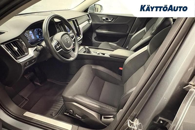 Käytetty Volvo V60 Business Edition 222 HP (163 kW) 2014 Harmaa Farmari