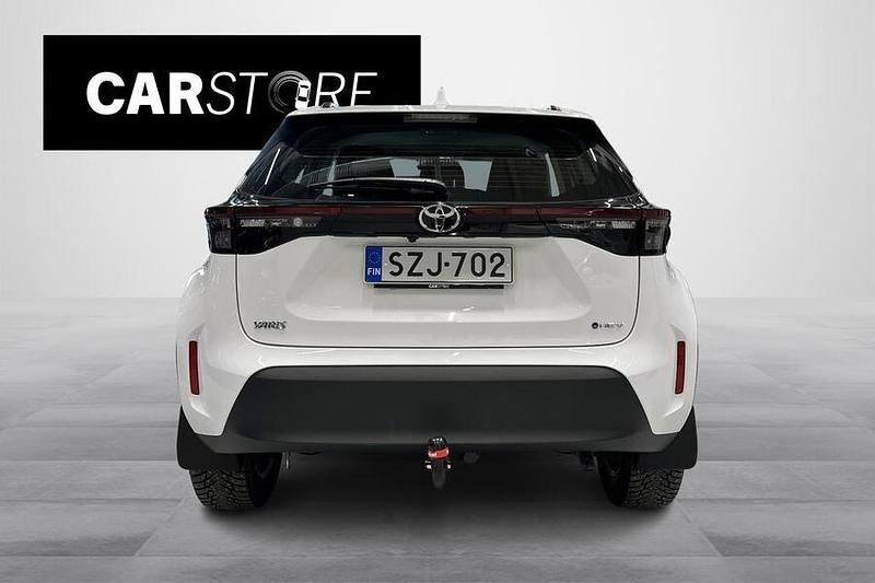 Käytetty Toyota Yaris Cross Active 116 HP (85 kW) 2025 Katumaasturi