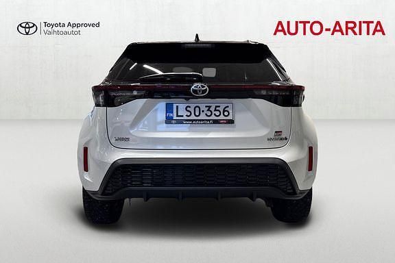 Käytetty Toyota Yaris Cross Sport 116 HP (85 kW) 2023 Valkoinen Katumaasturi