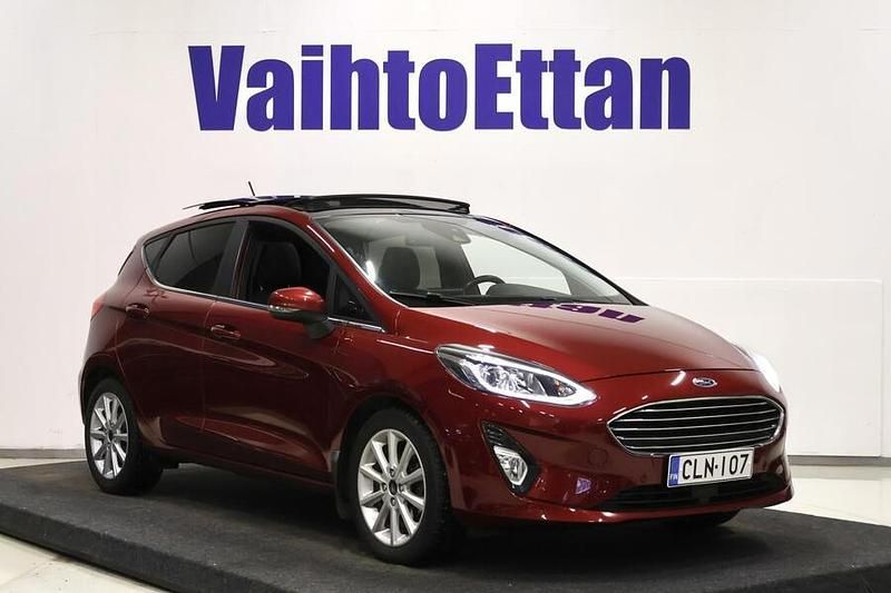 Käytetty Ford Fiesta Titanium 101 HP (74 kW) 2018 Punainen Viistoperä