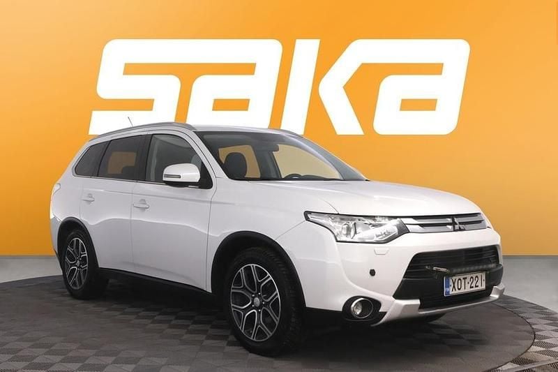 Käytetty Mitsubishi Outlander Instyle 150 HP (110 kW) 2014 Katumaasturi