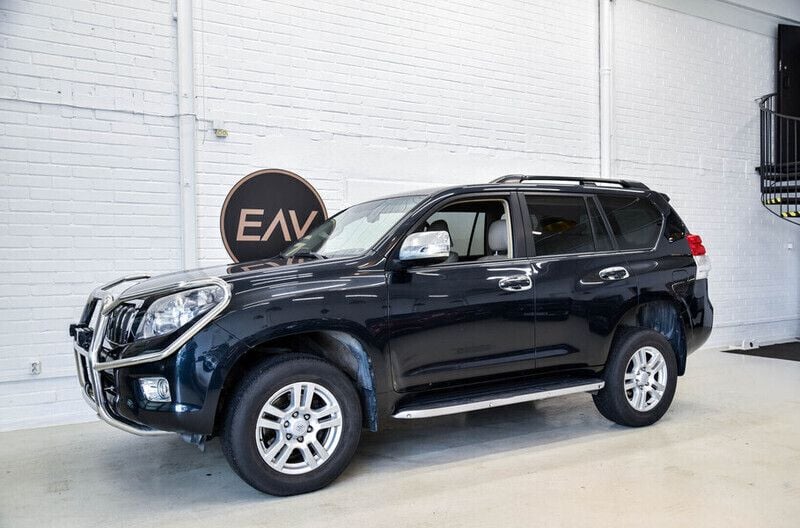 Sininen Käytetty 2011 Toyota Land Cruiser Katumaasturi | 35 800 € (Hyvä tarjous) - Kuva 1/4