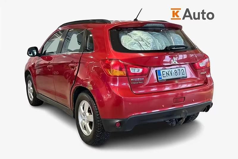 Käytetty Mitsubishi ASX Invite 114 HP (83 kW) 2016 Punainen Katumaasturi