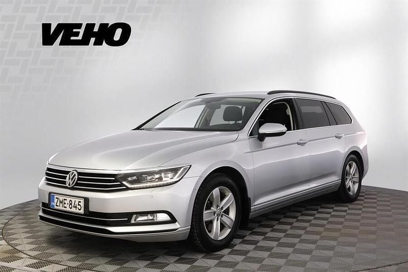 Käytetty VW Passat Comfortline 150 HP (110 kW) 2018 Hopea Farmari