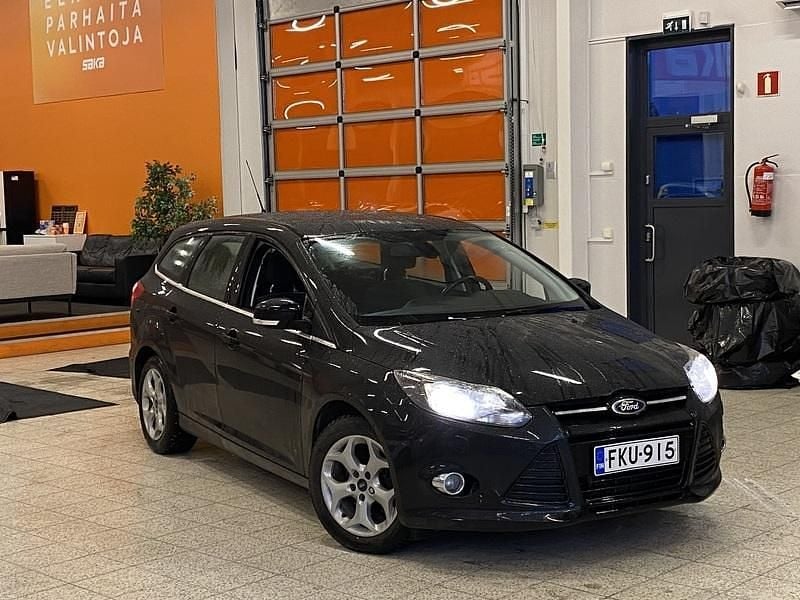 Käytetty 2012 Ford Focus Titanium Farmari | 9 990 € (Perustarjous) - Kuva 1/3