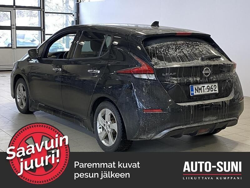 Käytetty Nissan Leaf N-Connecta 110 kW (150 HP) 2023 Musta Viistoperä