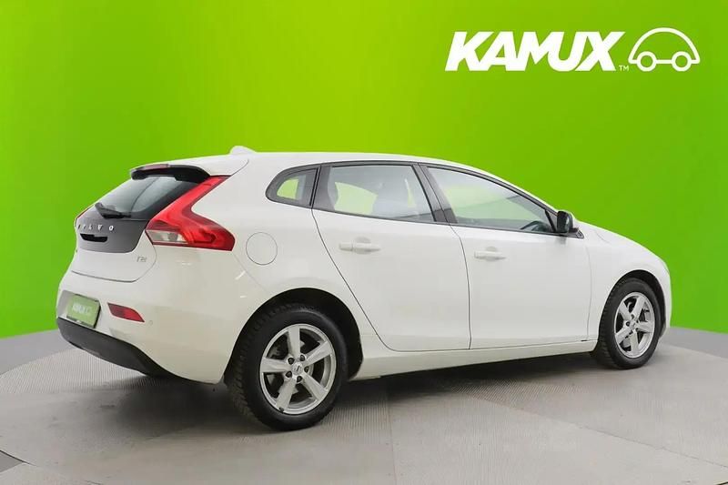 Käytetty Volvo V40 Business Edition 122 HP (89 kW) 2018 Valkoinen Sedan