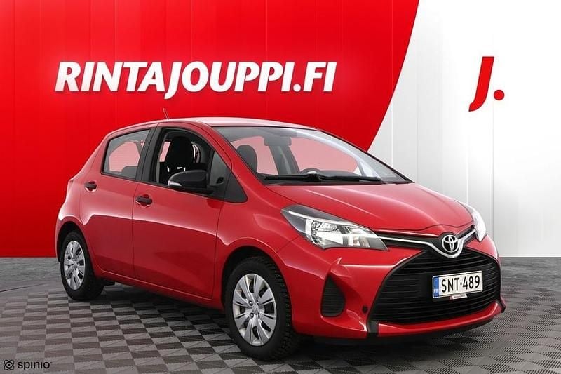 Käytetty Toyota Yaris Life 99 HP (72 kW) 2016 Punainen Viistoperä