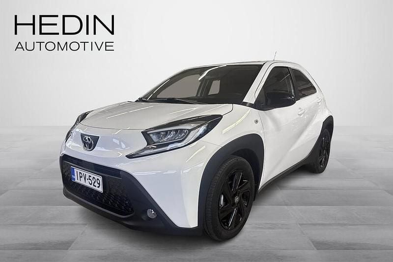 Valkoinen Käytetty 2022 Toyota Aygo X Multidrive S Katumaasturi | 15 990 € (Perustarjous) - Kuva 1/4