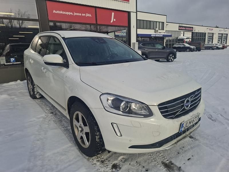 Käytetty 2015 Volvo XC60 Business Edition Katumaasturi | 17 900 € (Perustarjous) - Kuva 1/4