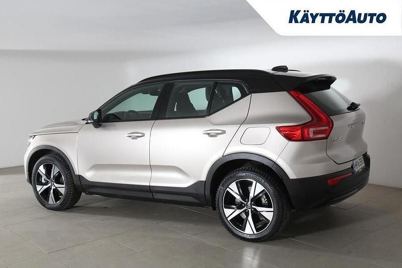 Käytetty Volvo XC40 Core 169 kW (231 HP) 2023 Bright dusk Katumaasturi