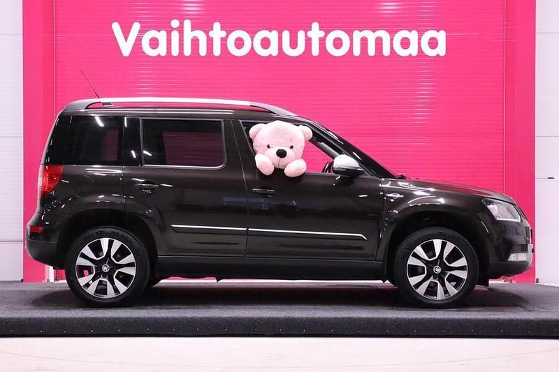 Käytetty Skoda Yeti Outdoor LAURIN & KLEMENT 140 HP (102 kW) 2015 Katumaasturi