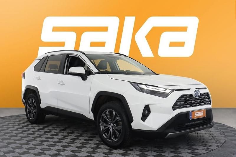 Käytetty Toyota RAV4 Hybrid Premium 222 HP (163 kW) 2022 Katumaasturi