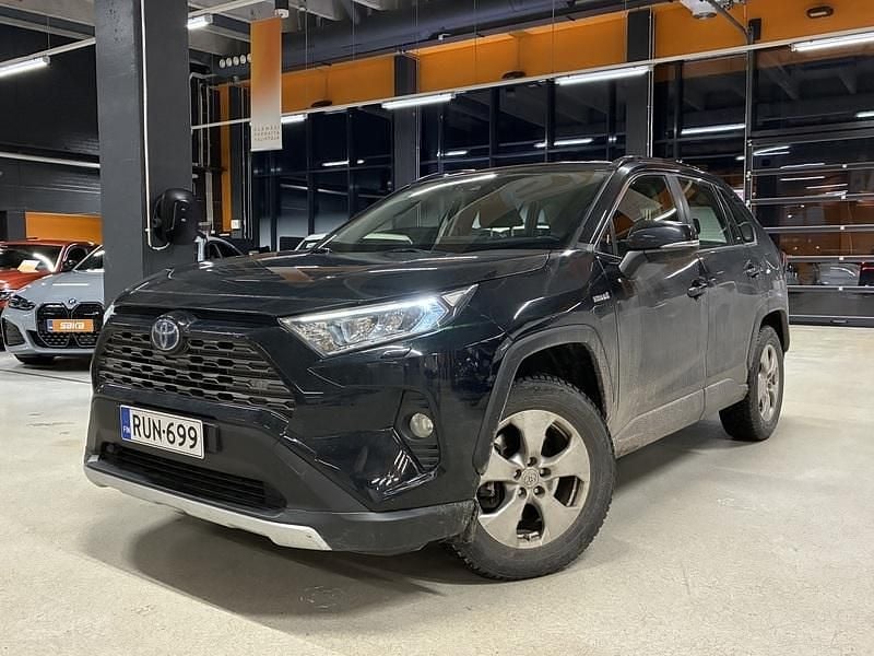 Käytetty 2021 Toyota RAV4 Hybrid Active Katumaasturi | 28 880 € (Perustarjous) - Kuva 1/3