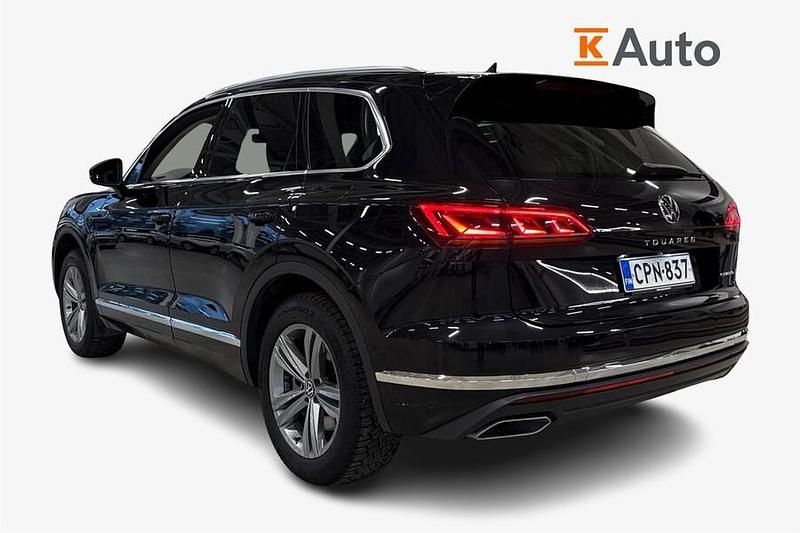 Käytetty VW Touareg Atmosphere 381 HP (280 kW) 2021 Musta Katumaasturi