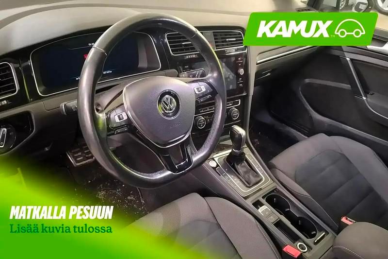 Käytetty VW Golf VII 125 HP (91 kW) 2017 Valkoinen Sedan