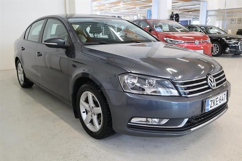 Käytetty VW Passat Trendline 122 HP (89 kW) 2014 Harmaa Sedan