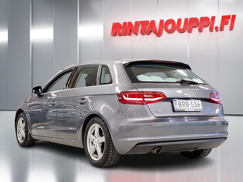 Käytetty Audi A3 Sportback Business 105 HP (77 kW) 2013 Harmaa Viistoperä