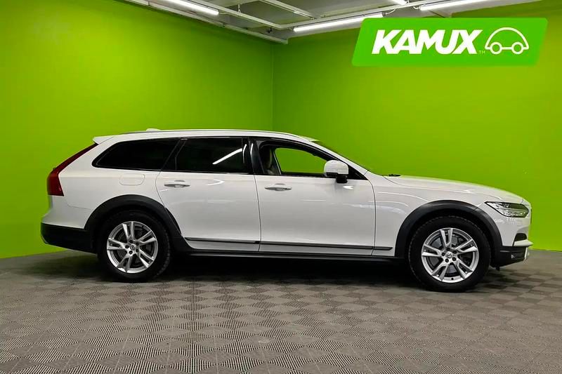 Käytetty Volvo V90 CC Business Edition 235 HP (172 kW) 2019 Valkoinen Farmari