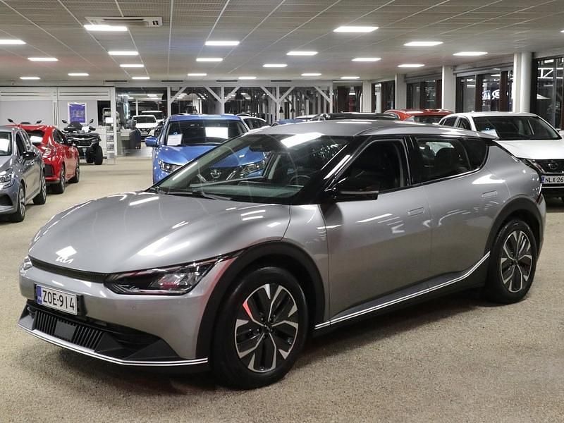 Harmaa Käytetty 2022 Kia EV6 Katumaasturi | 29 990 € (Perustarjous) - Kuva 1/4
