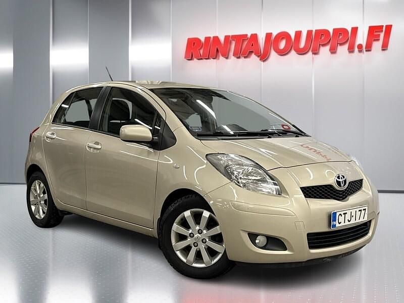 Käytetty Toyota Yaris Edition 101 HP (74 kW) 2010 Hopea Viistoperä
