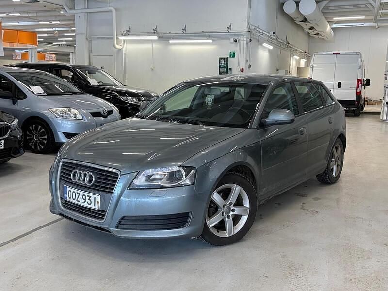 Käytetty Audi A3 Sportback Attraction 105 HP (77 kW) 2010 Viistoperä
