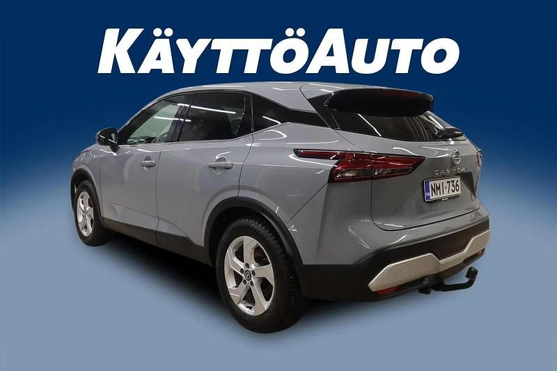 Käytetty Nissan Qashqai N-Connecta 158 HP (116 kW) 2022 Harmaa Katumaasturi