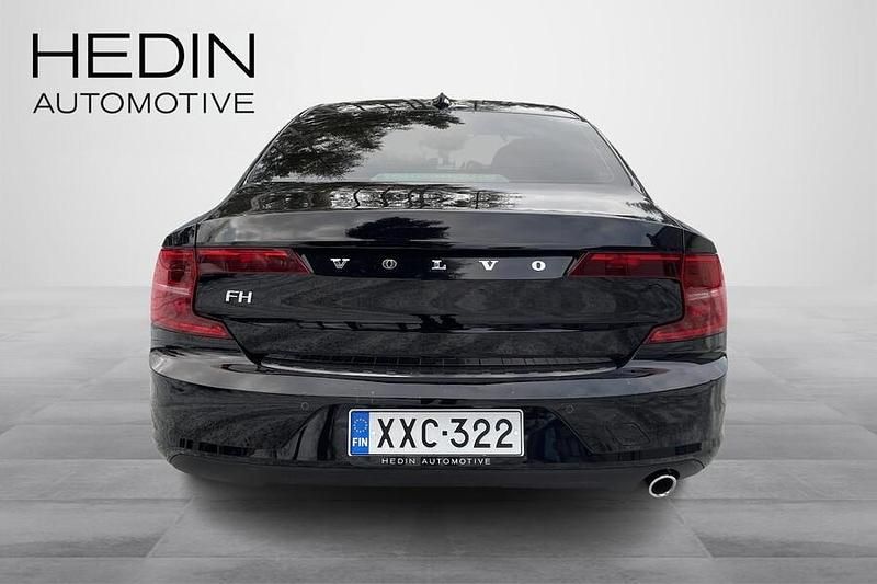 Käytetty Volvo S90 Business Edition 150 HP (110 kW) 2019 Musta Sedan