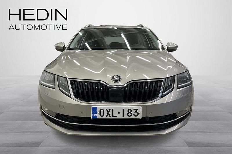Käytetty Skoda Octavia Style 150 HP (110 kW) 2018 Ruskea Farmari