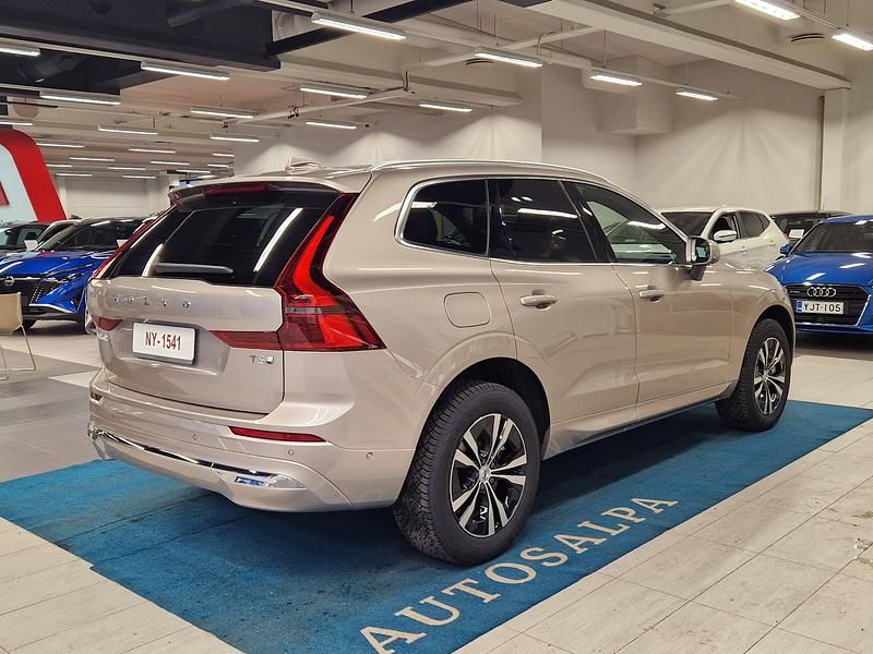 Uusi Volvo XC60 Plus 2026 Katumaasturi